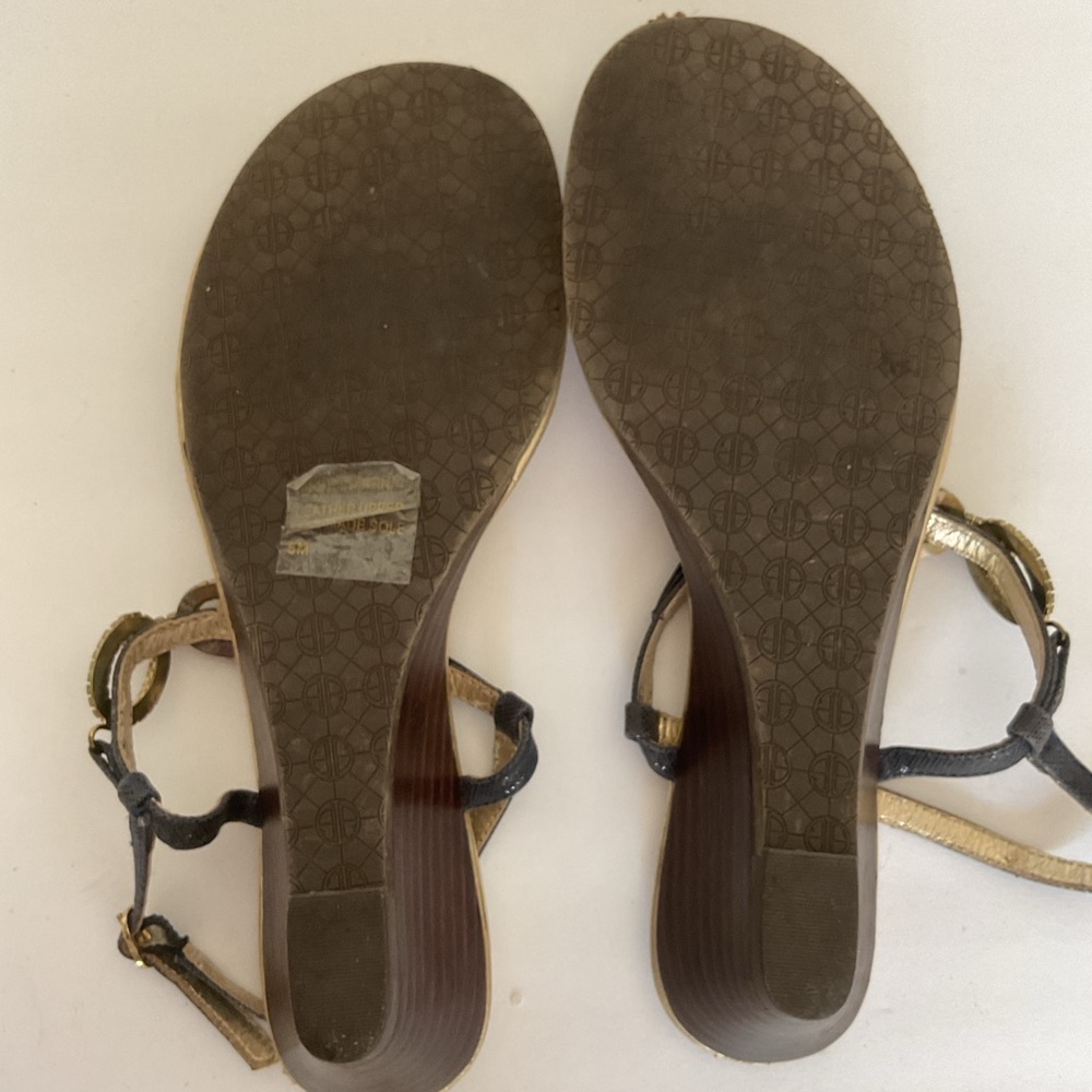 Lilly Pulitzer Jeweled Wedge Sandal Size 8 - Picture 16 of 16